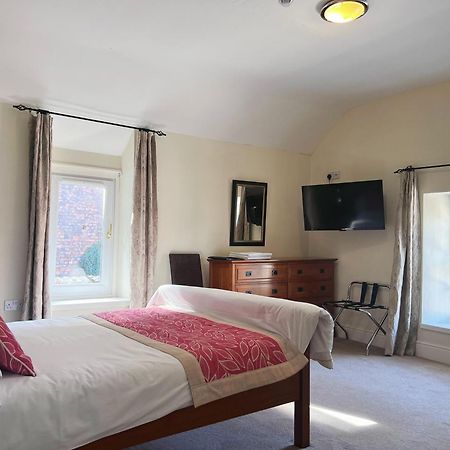 The Crown Hotel Corwen Εξωτερικό φωτογραφία