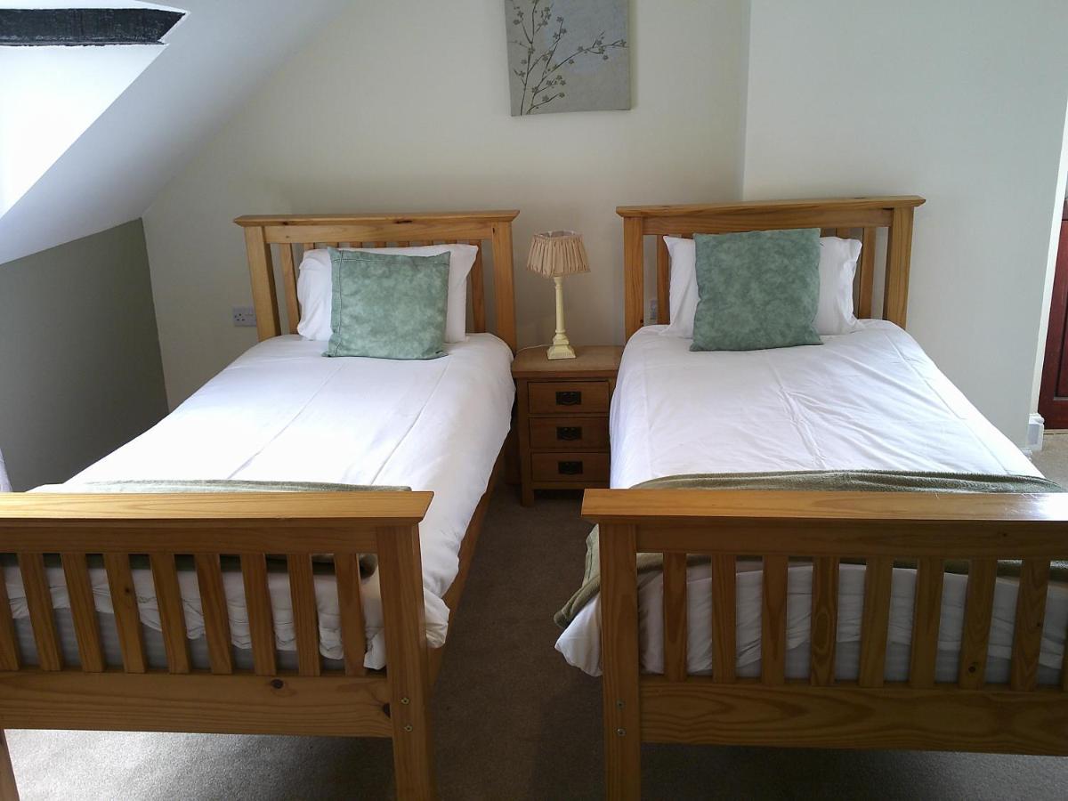 The Crown Hotel Corwen Εξωτερικό φωτογραφία