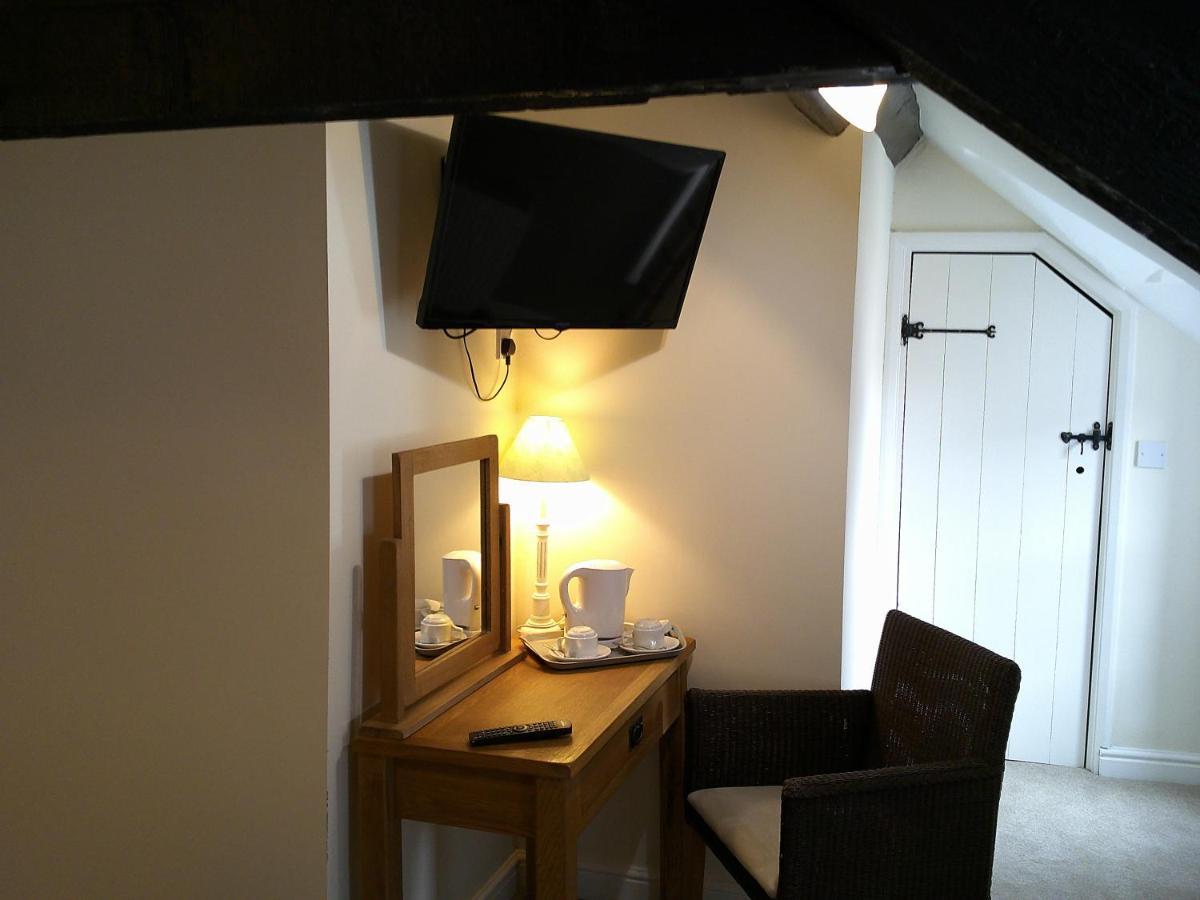 The Crown Hotel Corwen Εξωτερικό φωτογραφία