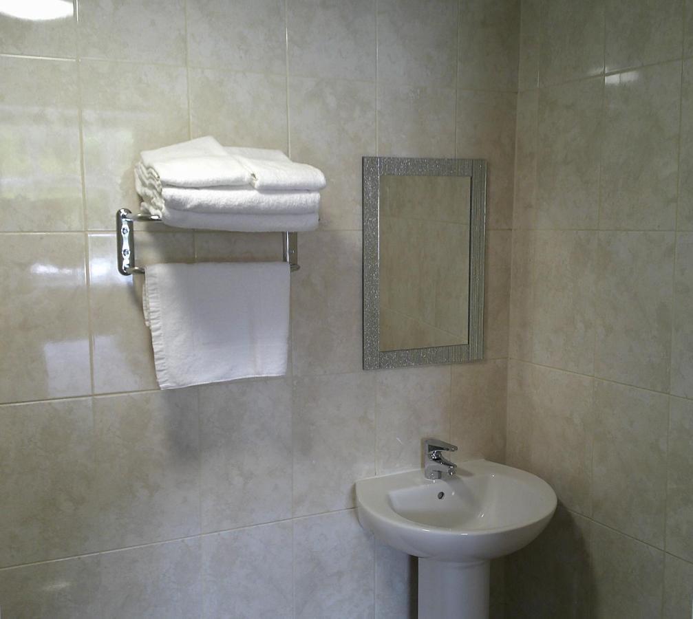 The Crown Hotel Corwen Εξωτερικό φωτογραφία