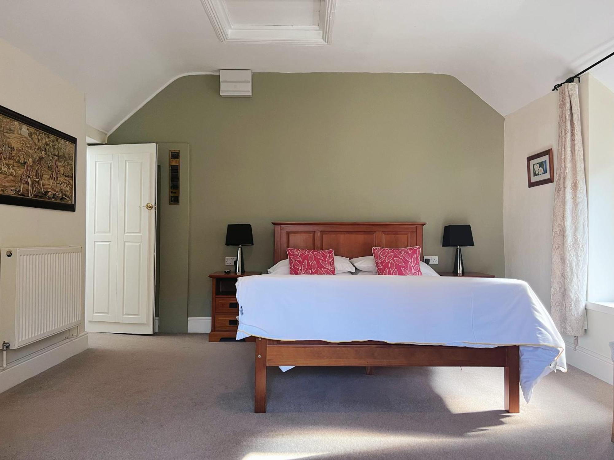 The Crown Hotel Corwen Εξωτερικό φωτογραφία