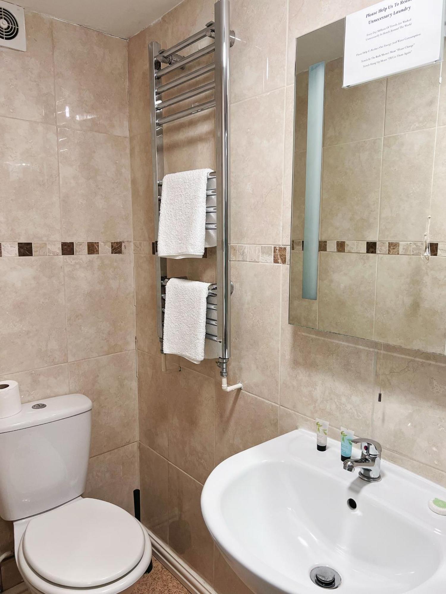 The Crown Hotel Corwen Εξωτερικό φωτογραφία