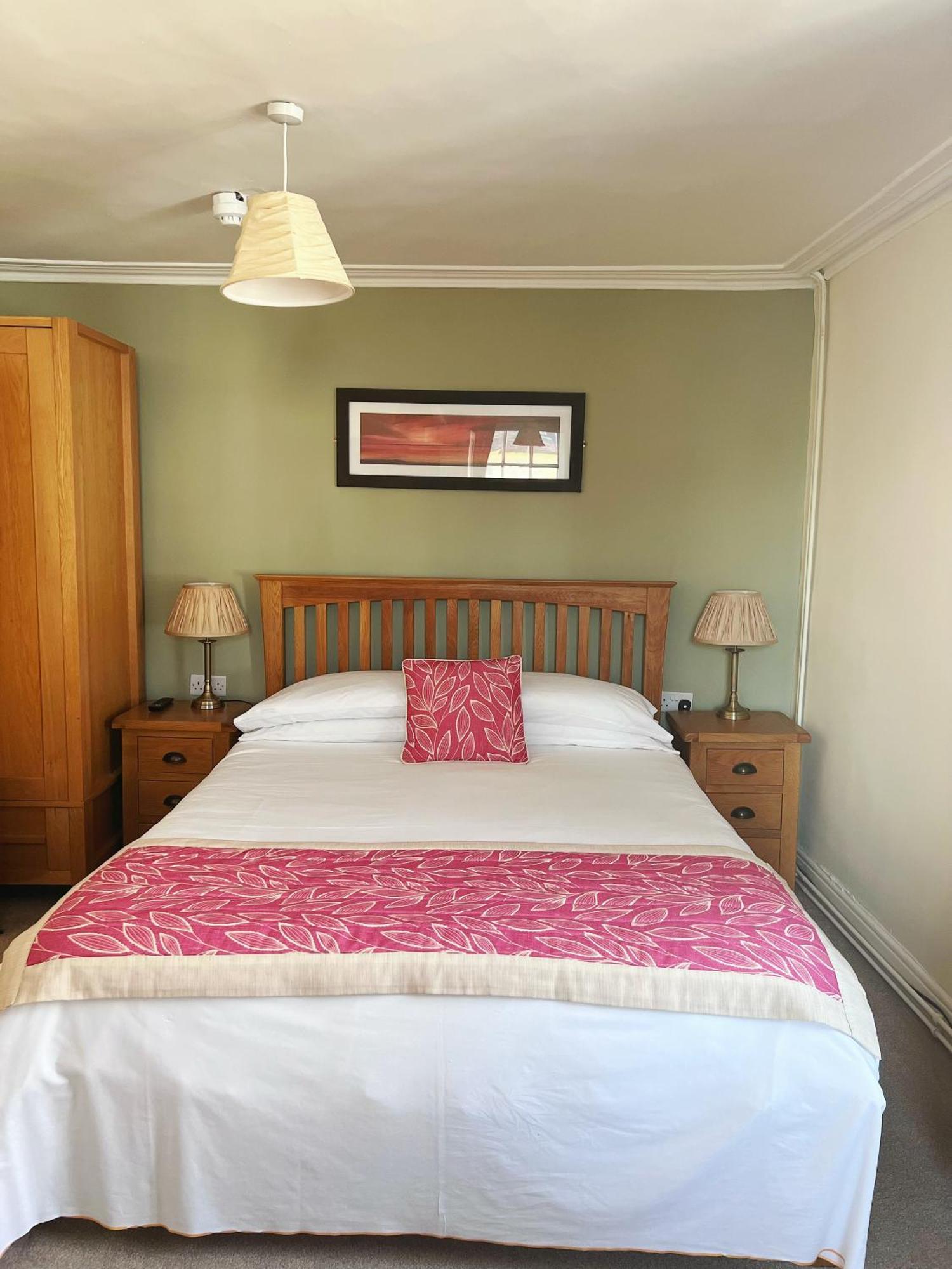 The Crown Hotel Corwen Εξωτερικό φωτογραφία