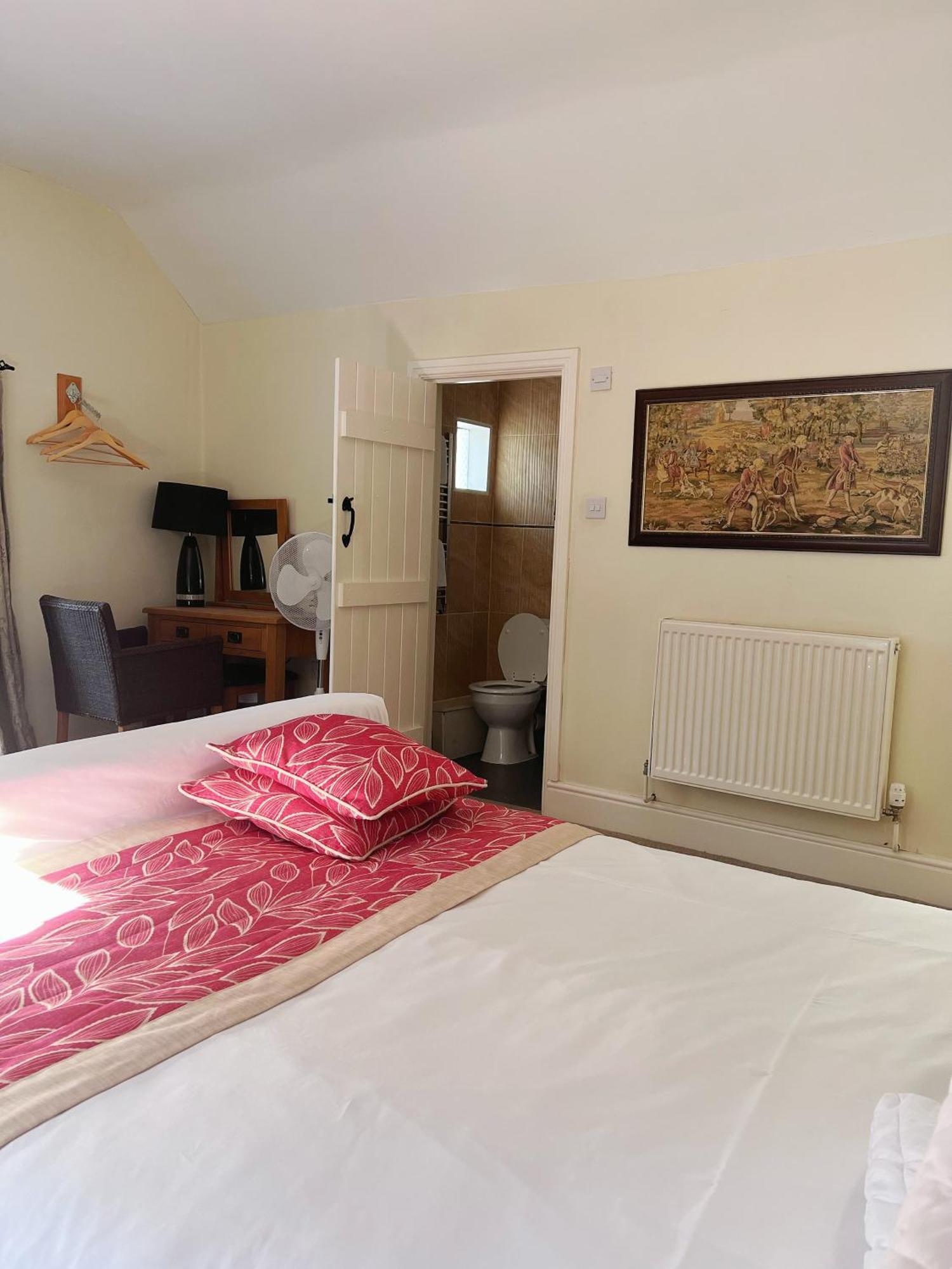 The Crown Hotel Corwen Εξωτερικό φωτογραφία