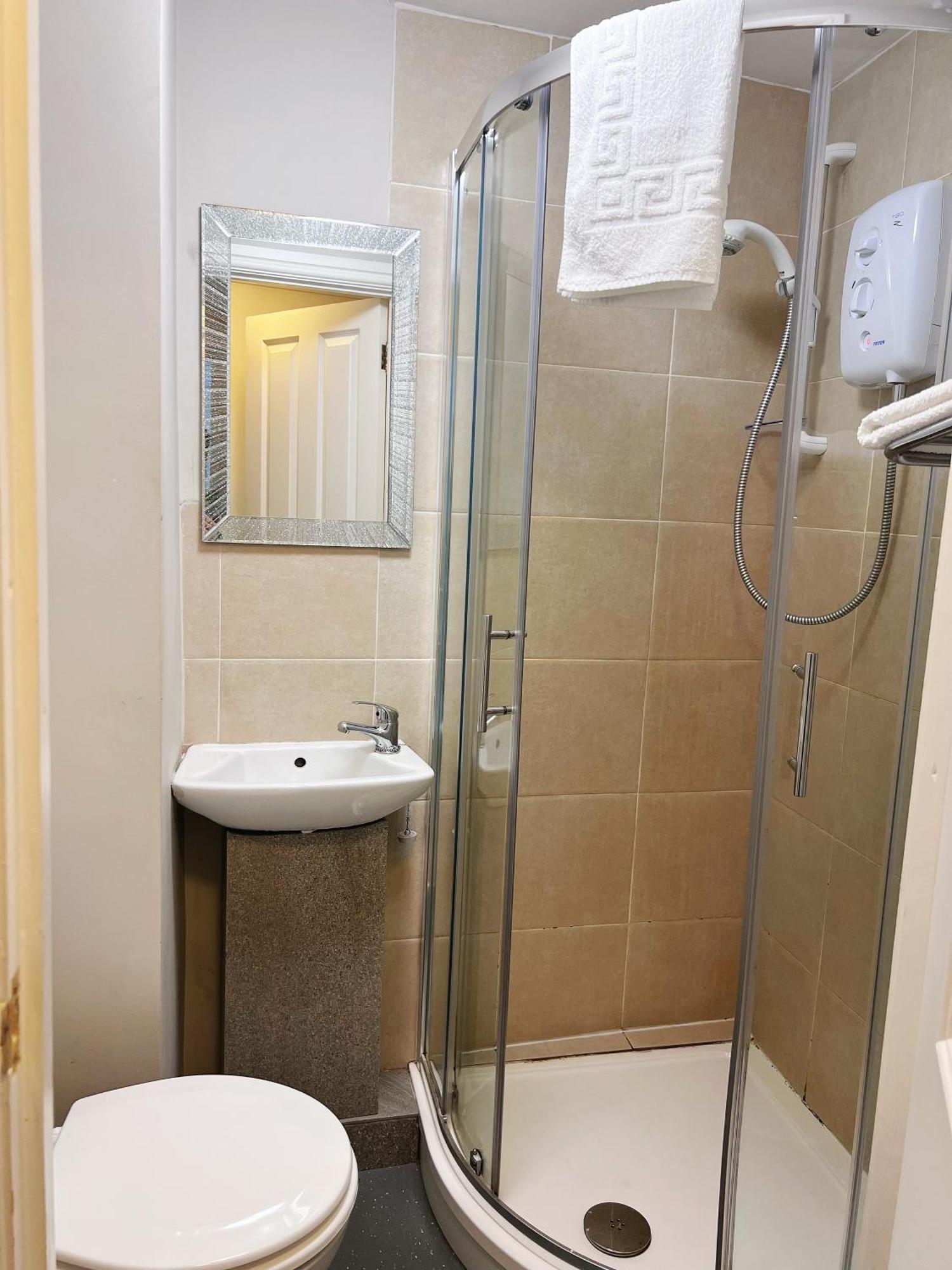 The Crown Hotel Corwen Εξωτερικό φωτογραφία